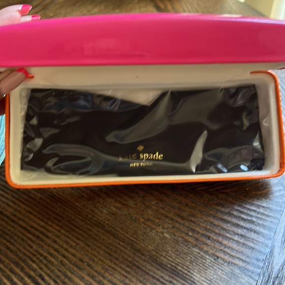 Selling brand new still in Original packaging Kate Spade - Picture 2 of 7